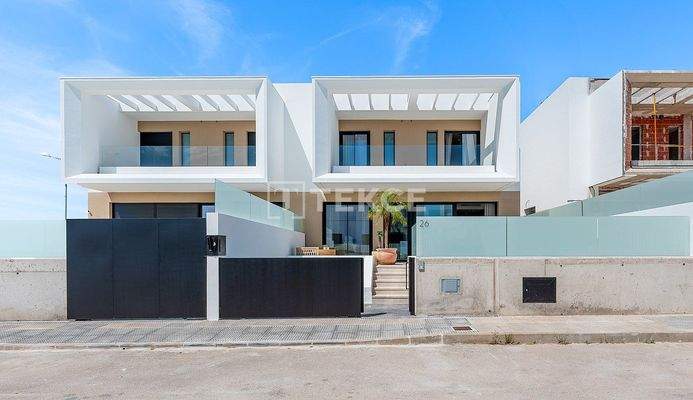 Semi-Detached Villas with Swimming Pools in Dolores Alicante