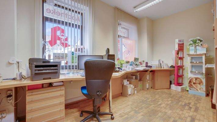 GE 4: Büro Apotheke