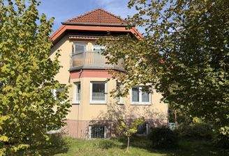 Sraßenansicht Wohnhaus