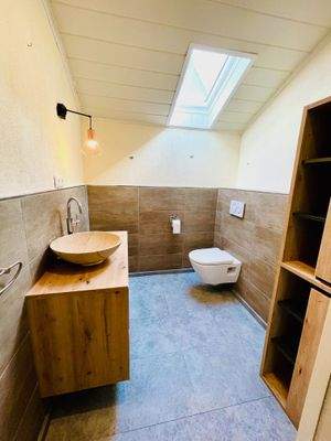 Innen_Badezimmer_Gäste-WC_Haus 2_OG.jpeg