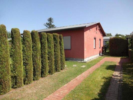 Einfahrt mit zwei Stellplätze