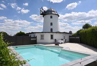 Pool und Terrasse