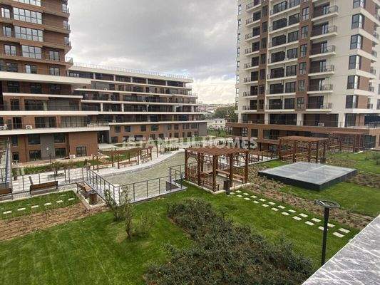 Istanbul Apartments with Green Complex Areas in Ümraniye