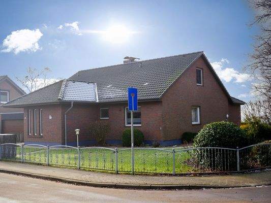 Außenansicht von der Straße 