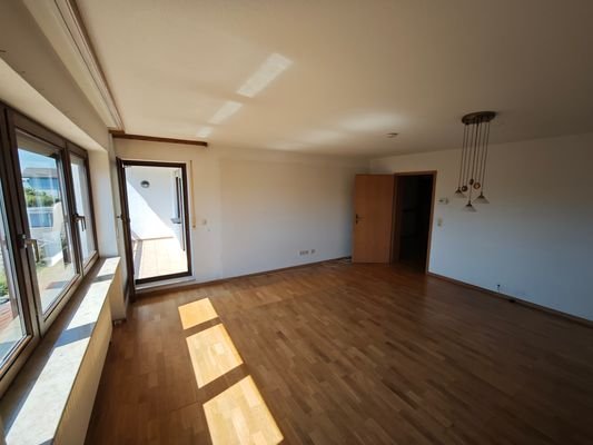 Wohnzimmer, Zugang Balkon Südseite