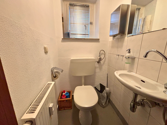 Kellergeschoss-WC-Gewerbeeinheit