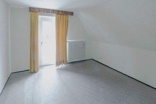 Schlafzimmer mit Terrasse und Badezimmer