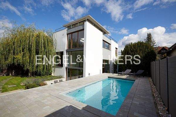 Außenansicht im Sommer