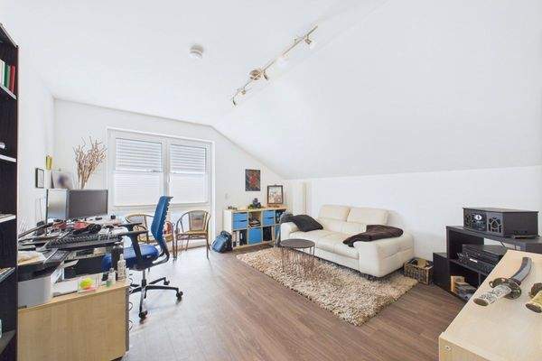 CAM03586G0-PR0051-STILL014