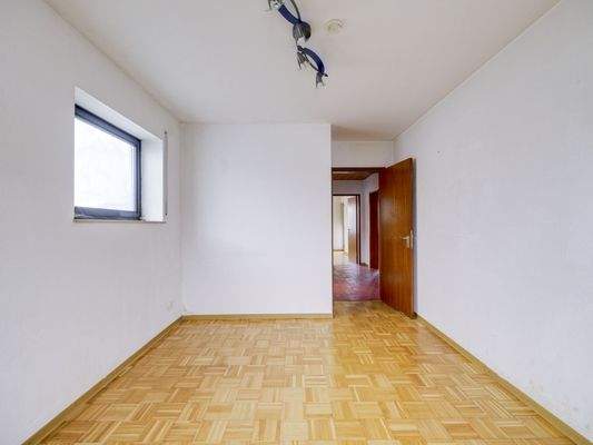 OG Kinder-/Arbeits-/Ankleidezimmer