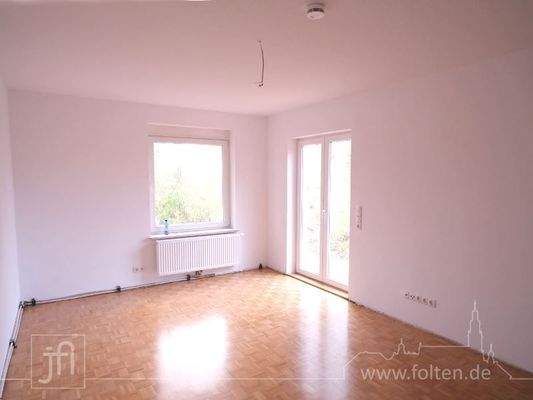 Wohnzimmer mit Parkett