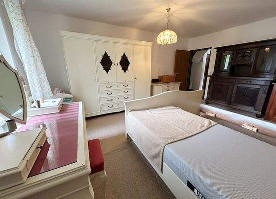 Das Schlafzimmer im DG