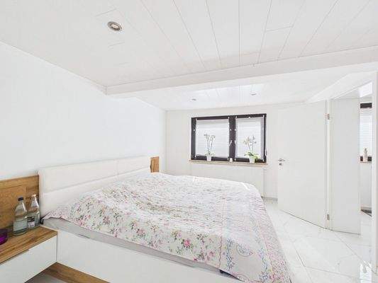 Schlafzimmer Nebenhaus