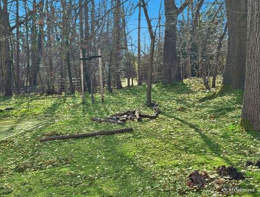 KI-optimiertes Foto: Schöne Gemeinschaftsfläche.......