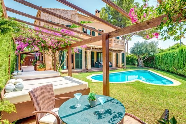 Mallorquinisches Chalet mit Ferienvermieterlizenz in Puig de Ros