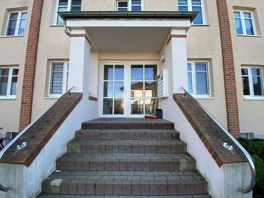 Mehrfamilienhaus Hauseingang