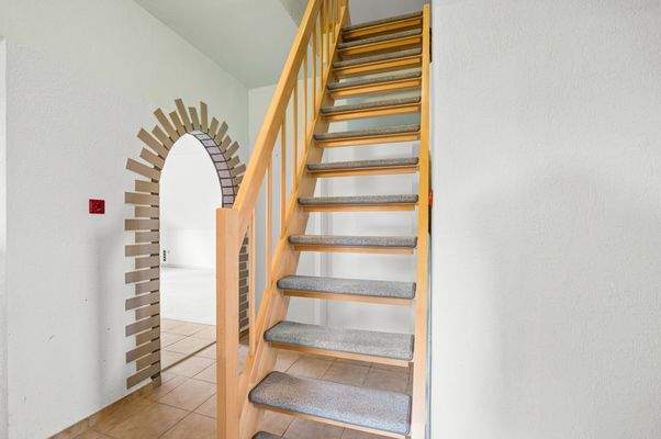 Treppenaufgang zum Dachgeschoss