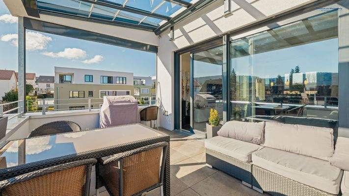 überdachte Dachterrasse