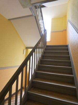 8 EG Treppenhaus.JPG