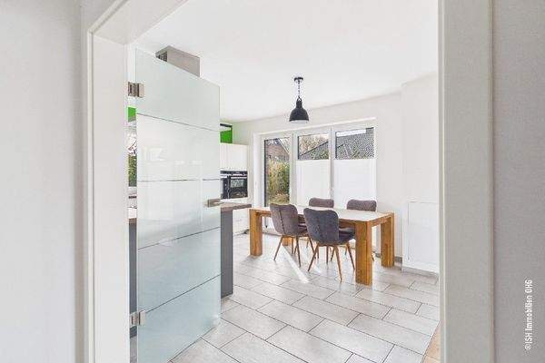 EG Blick in die Küche