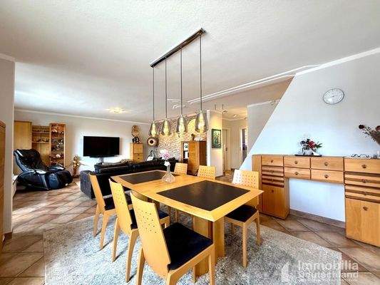 Offener Wohn-/Essbereich