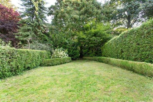 ... lädt zum Grillen und Entspannen mit Freunden und Familie ein