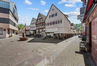Wohn- und Geschäftshaus