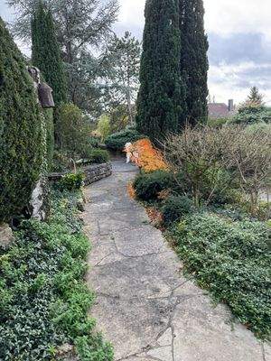 Garten mit gr. Sitzplatz.jpg