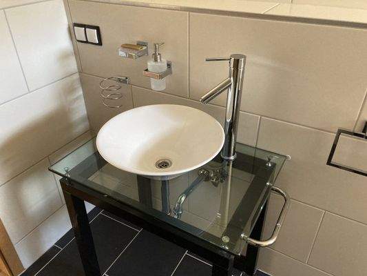 Tageslichtbad mit Wanne