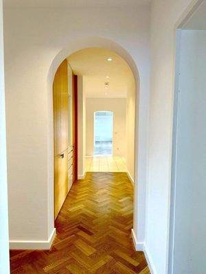 Flur mit großer Garderobe 3