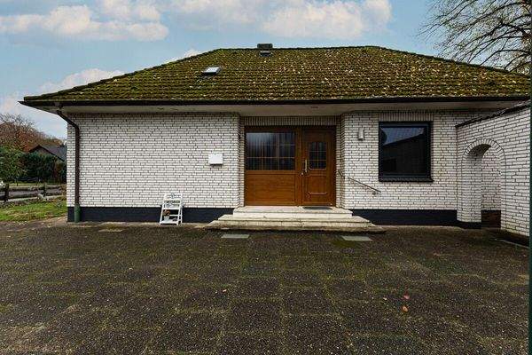 Fronansicht - Eingang