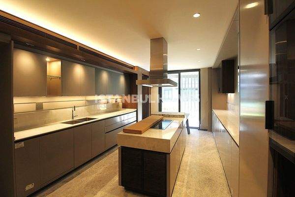 Elegant Apartments in a Richly-Featued Complex in Bakirkoy