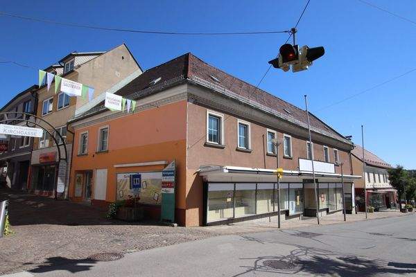 Wohn- und Geschäftshaus mit 550m² im Zentrum von Feldkirchen