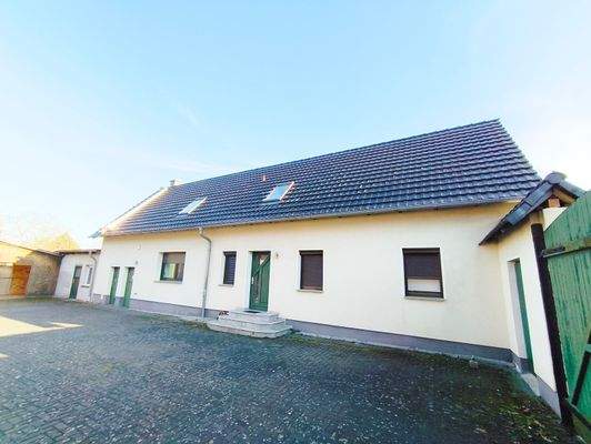 Haus rechts Innenhofansicht