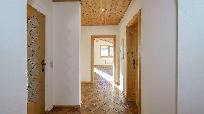 KITZIMMO-Dachgeschosswohnung in sonniger Ruhelage - Immobilien Jochberg.