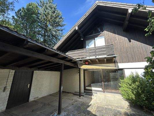 Hausrückseite Terrassenbereich