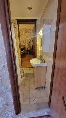 Kreta, Agios Myronas: Einfamilienhaus aus Stein zu verkaufen