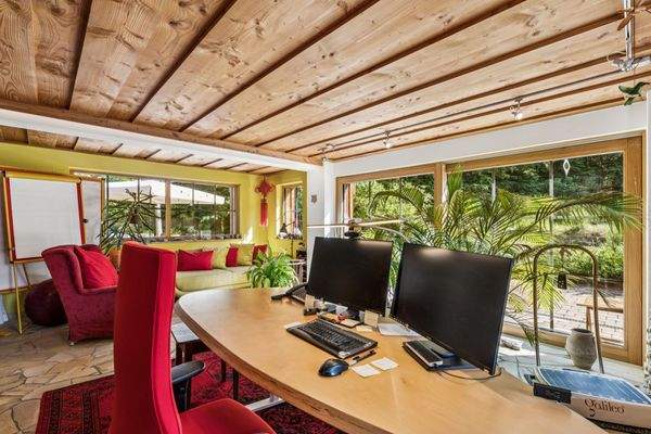 Arbeitszimmer mit Blick auf Terasse