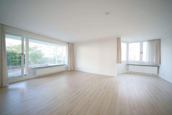 Wohn- und Esszimmer I