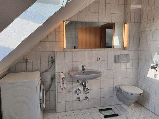 Bad - Waschbecken und WC