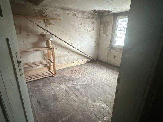 Dachboden Zimmer 3. ausbaufähig!!!