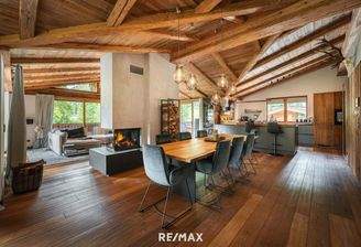 Essbereich mit Kamin