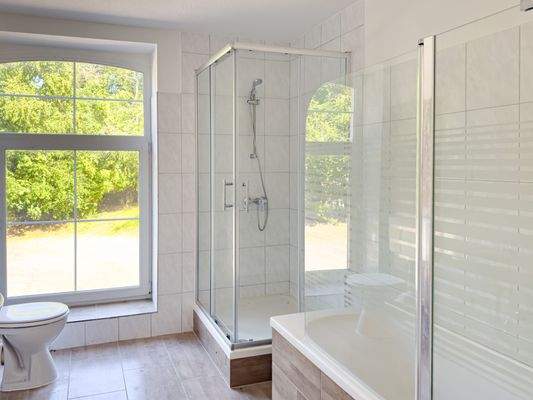 Badezimmer mit Tageslicht