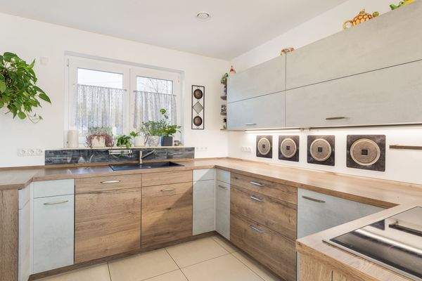 Hochwertige Einbauküche