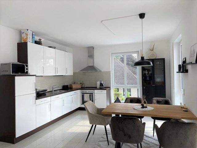 Lingen City: 3-Zi. Whg., ca. 95 m² im 1.OG, EBK, Stellplatz, Badewanne und großem West-Balkon zum 01.10.2026 - Foto 4
