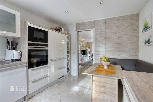 Küche mit Sitzecke EG