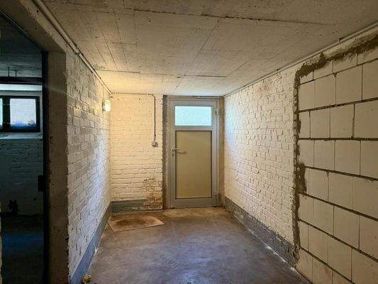 Nelkenstraße 1 - KG Ausgang