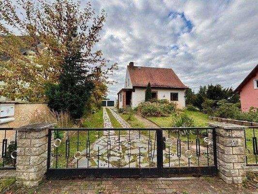 O 20 - Straßenansicht Bestandshaus.jpg