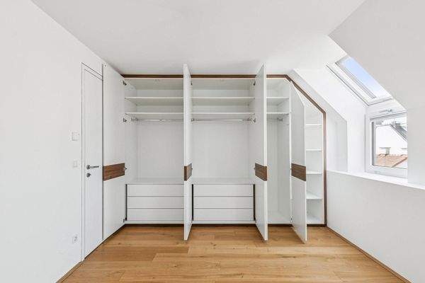 Einbauschrank zum Zimmer 14,00m² - Etage 4. OG