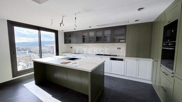 Elegant Semi-Detached Villas with Private Pools in İzmir